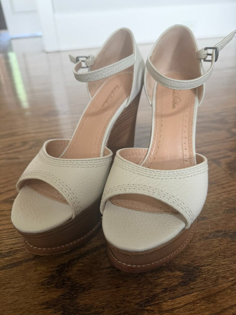 Brooks Brothers Leather High Heel/Platform Sandals Wedges Size 8 US